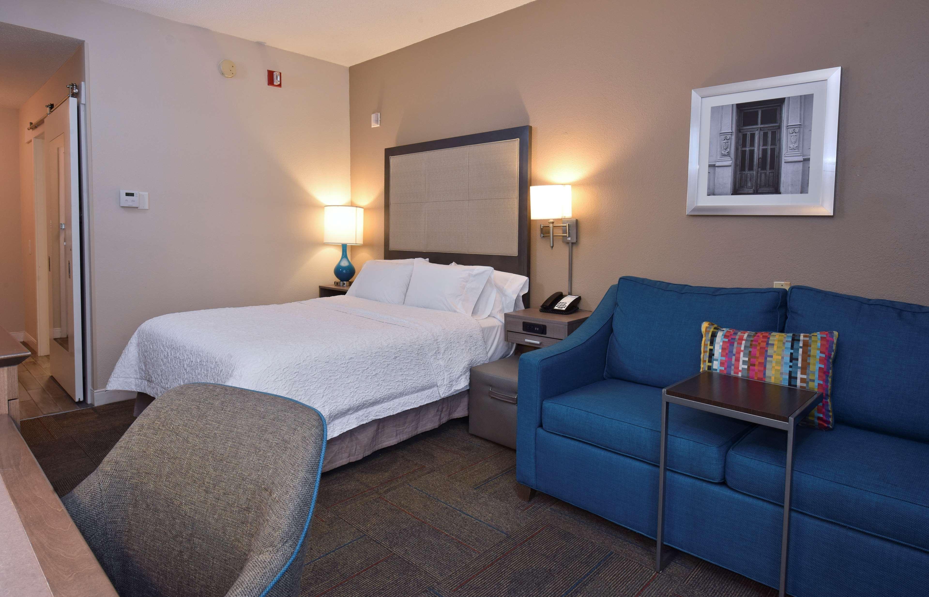 Hampton Inn Мадисон Экстерьер фото
