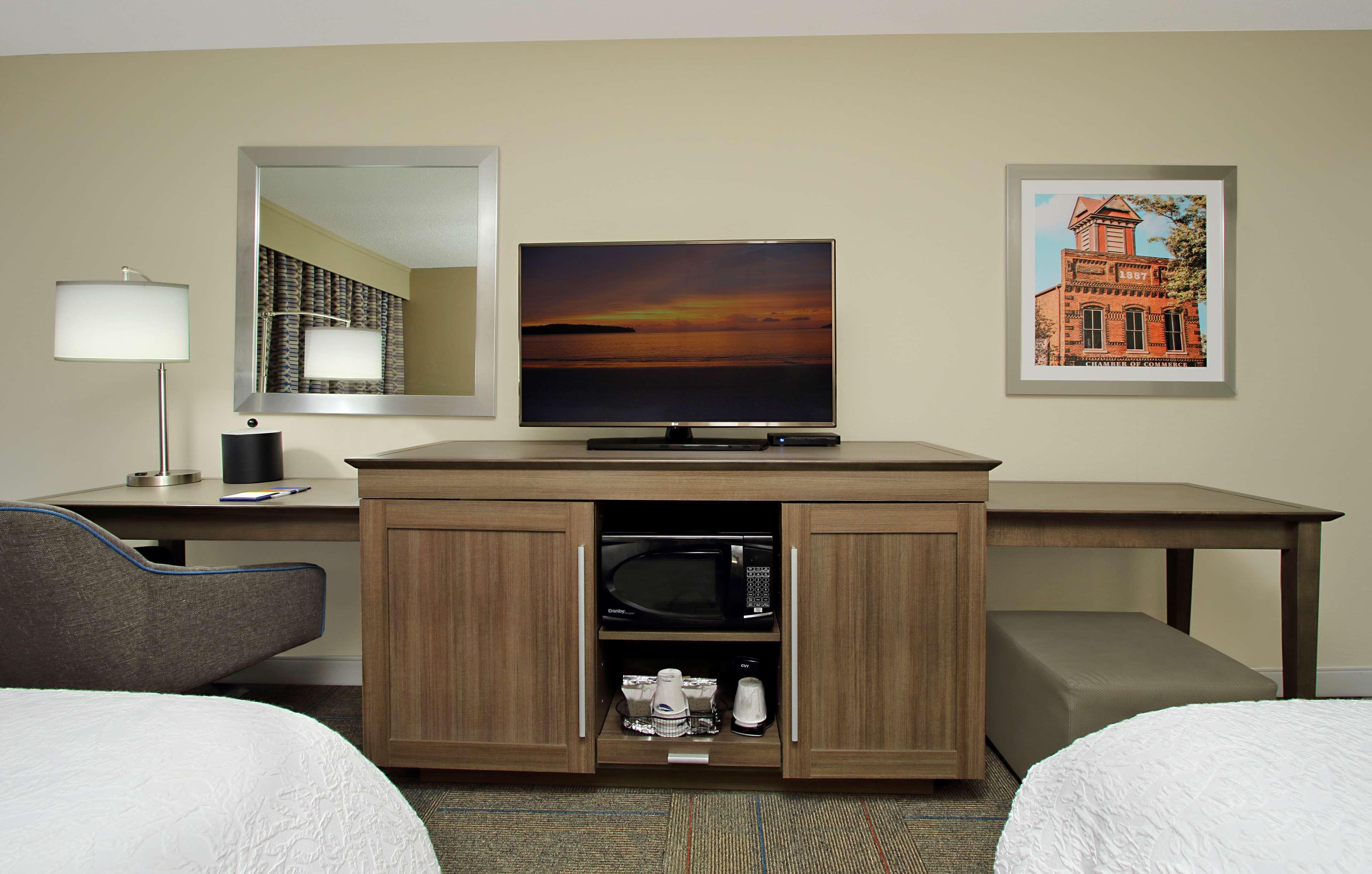 Hampton Inn Мадисон Экстерьер фото