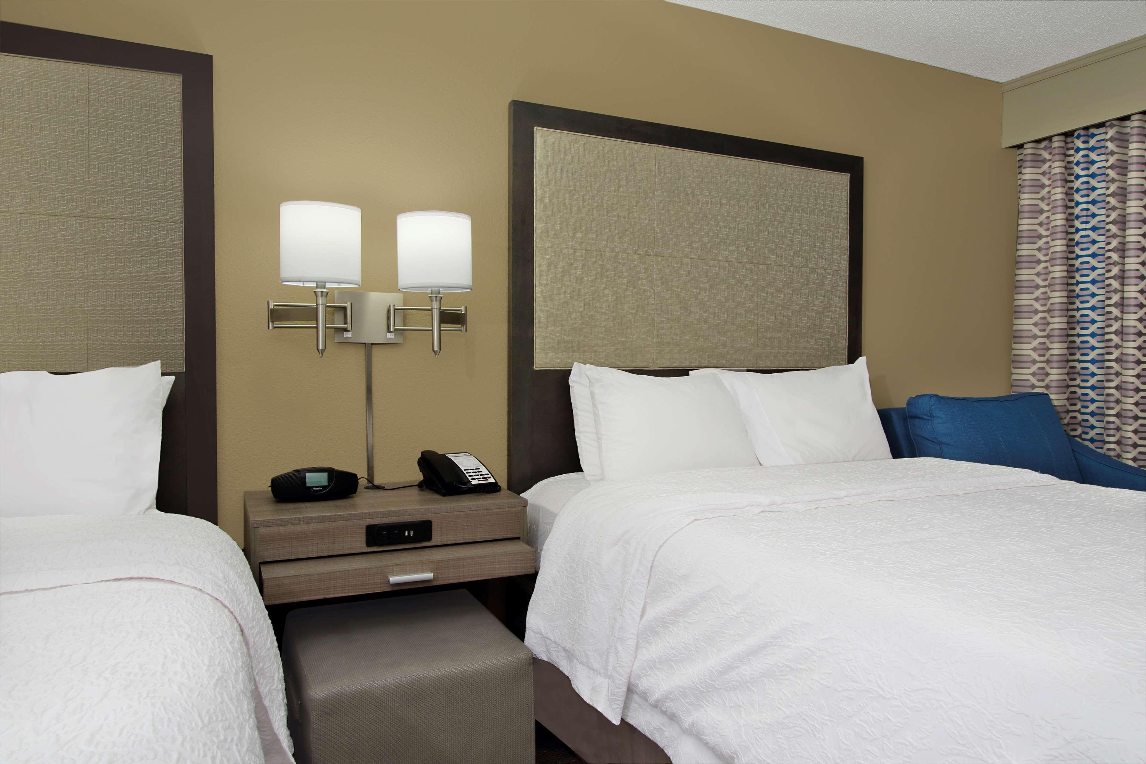 Hampton Inn Мадисон Экстерьер фото