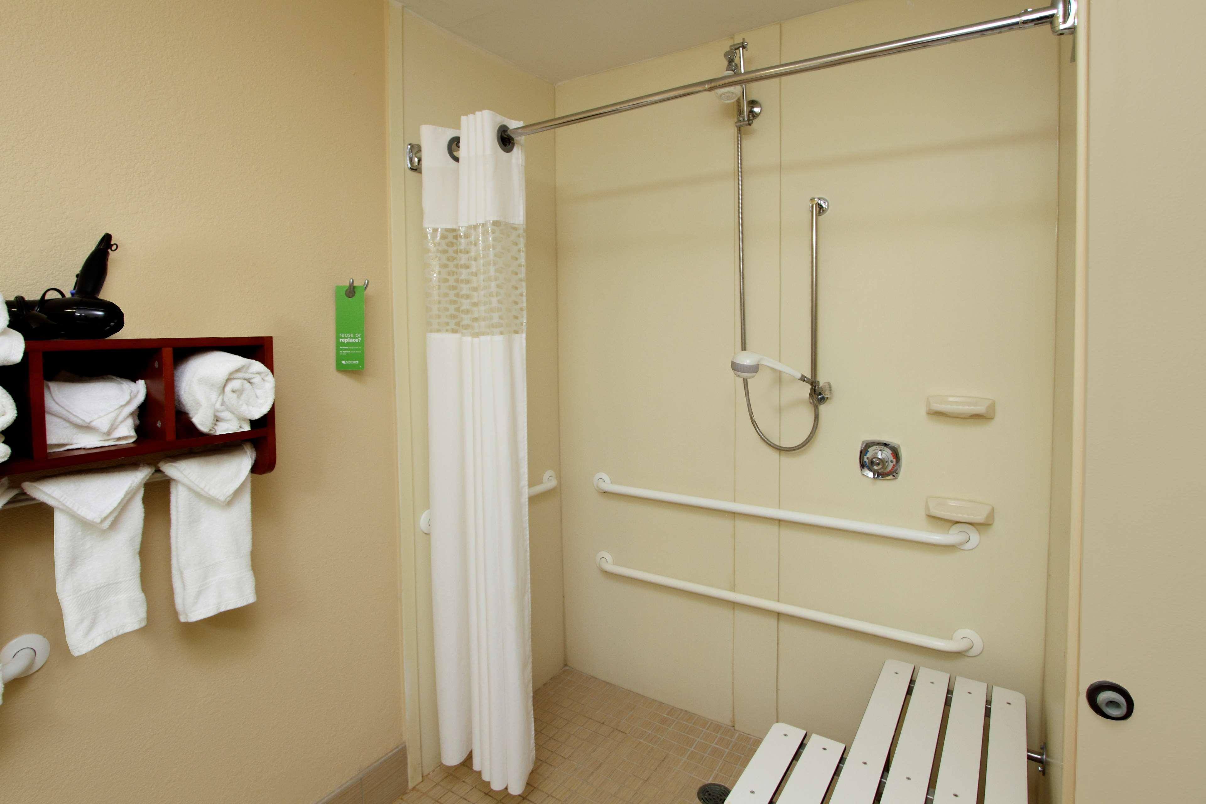 Hampton Inn Мадисон Экстерьер фото