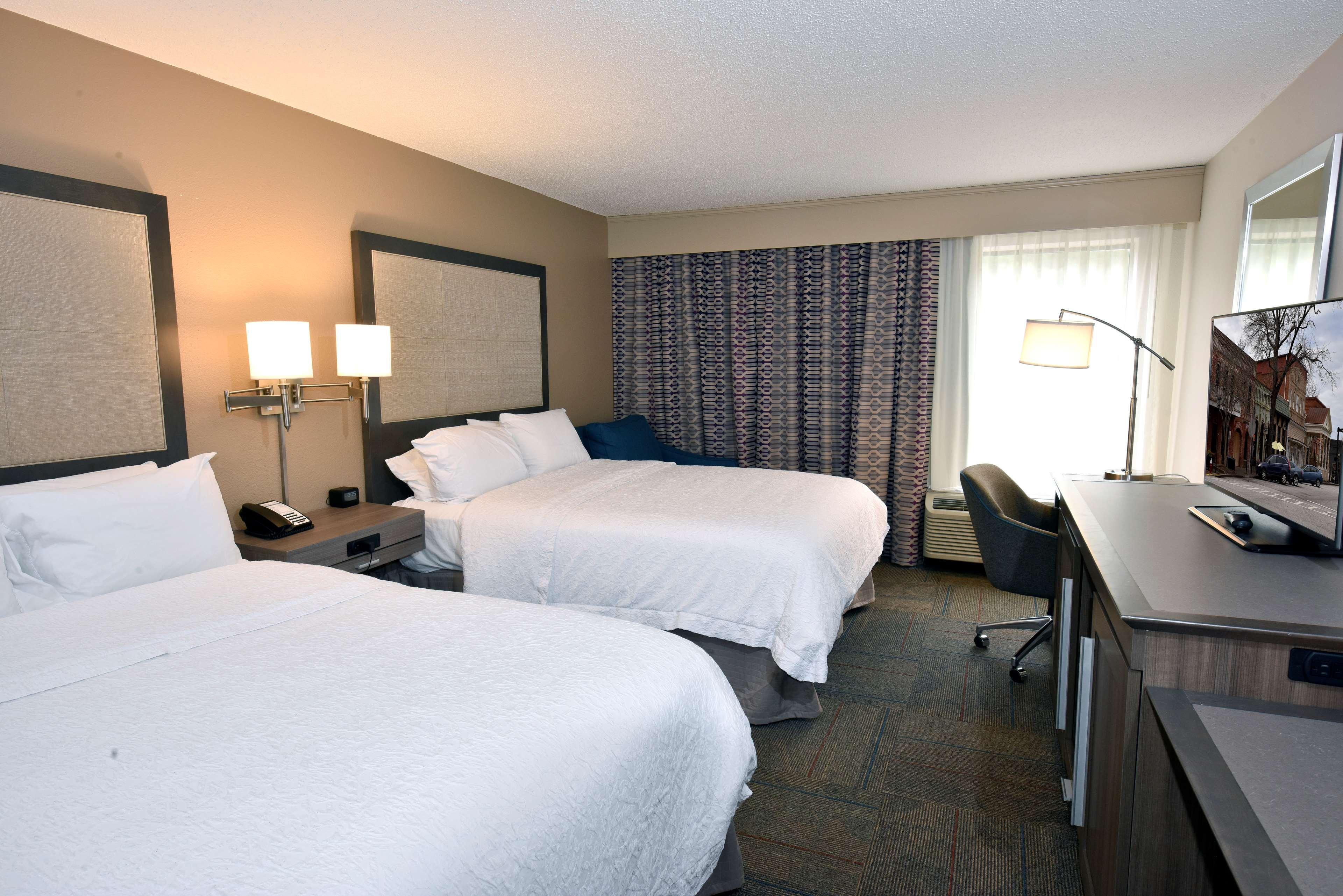 Hampton Inn Мадисон Экстерьер фото