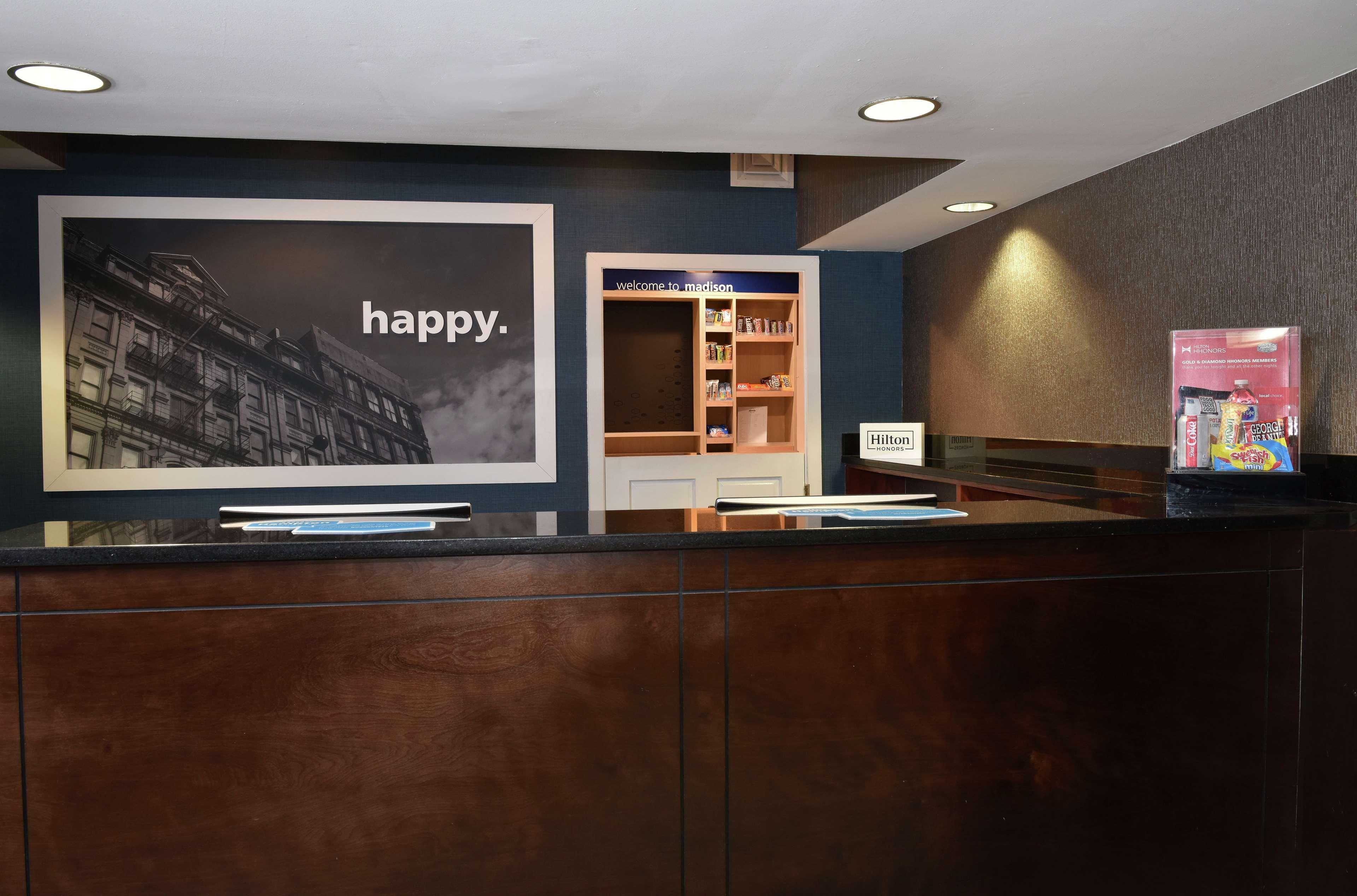 Hampton Inn Мадисон Экстерьер фото