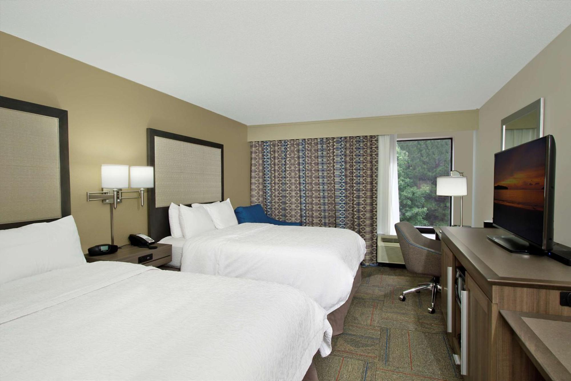 Hampton Inn Мадисон Экстерьер фото