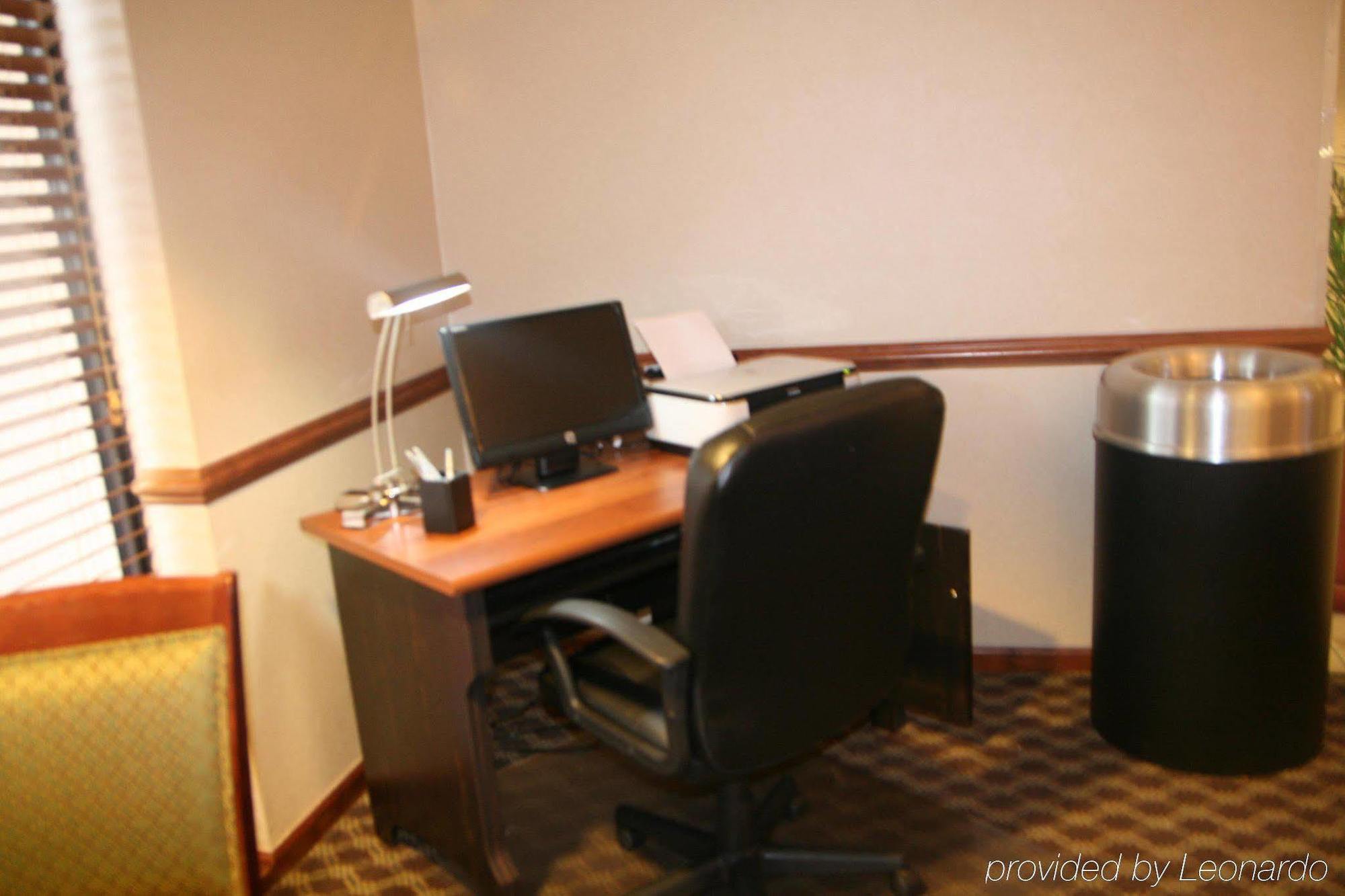 Hampton Inn Мадисон Удобства фото